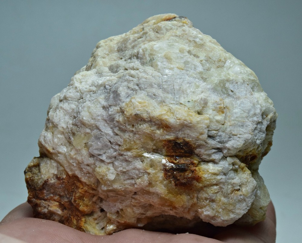 Fluorescent Phosphorescent Slight Color Change Hackmanite with Winchite 281 gram