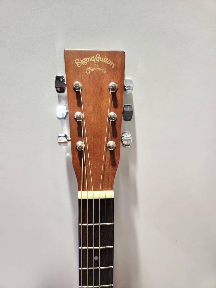 SIGMA GUITARS BY MARTIN CO (P22016755)