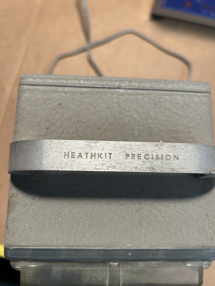 HEATHKIT VTVM AV-2 Heathkit A.C. Voltmeter Meter