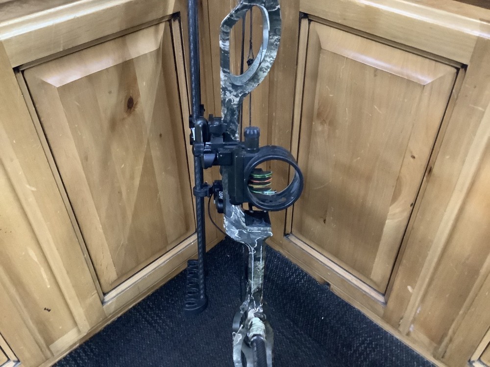 Xpedition MX-16 Camo Right Handed Compound Bow