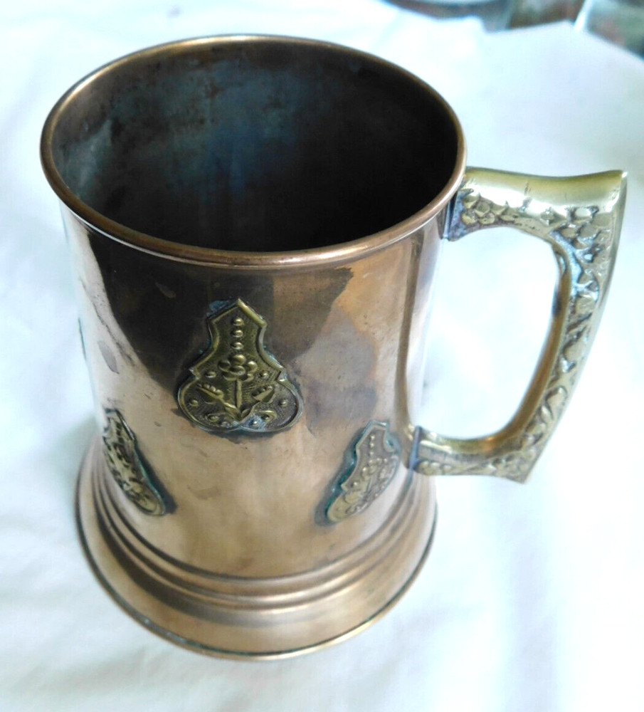 FINE ANTIQUE HAND MADE PERSIAN COPPER CUP