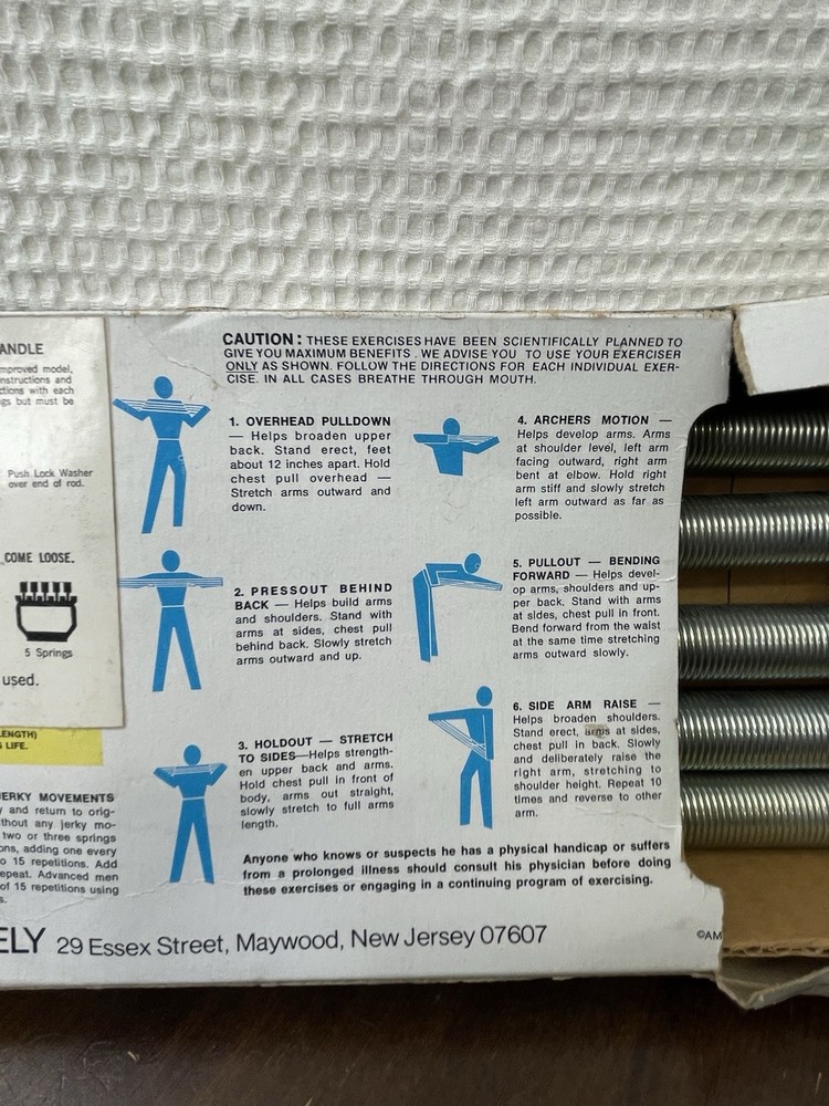 Vintage 1970s DP 5 Spring Chest Pull Expander Exerciser in Original Box