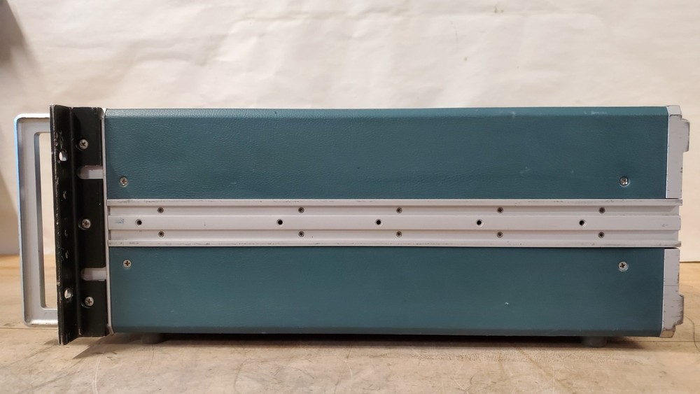 Fluke 3330B Programmable Constant Current Constant Voltage Calibrator