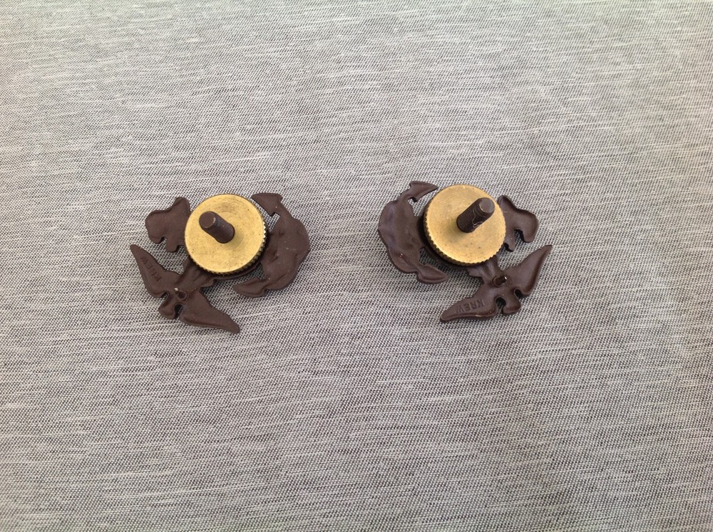 2 Krew USMC Screw Back Hat Badges
