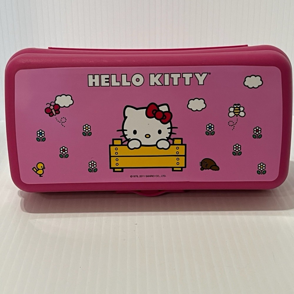 Hello Kitty 2011 Pink Tupperware Latching Container 8 x 4 Excellent Condition!