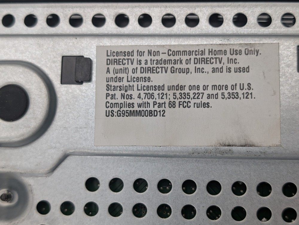 DirecTV D12-100 Satellite Receiver w/ Access Card – Powers On Untested