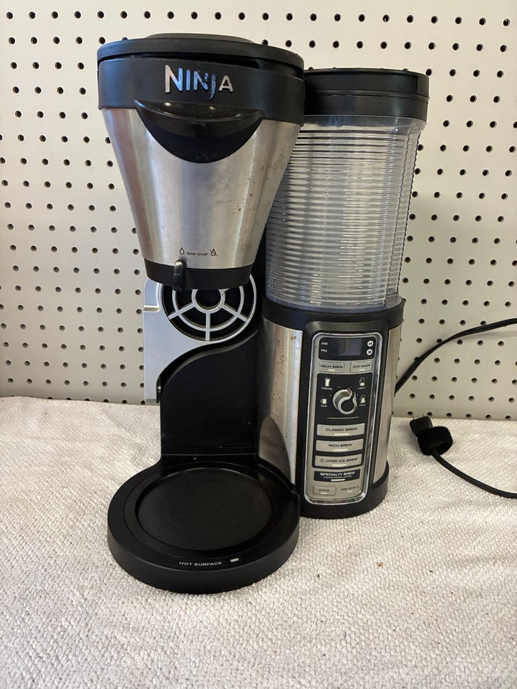 Ninja CF080-69 Coffee Maker Bar Brewer Automatic Programmable Powers On