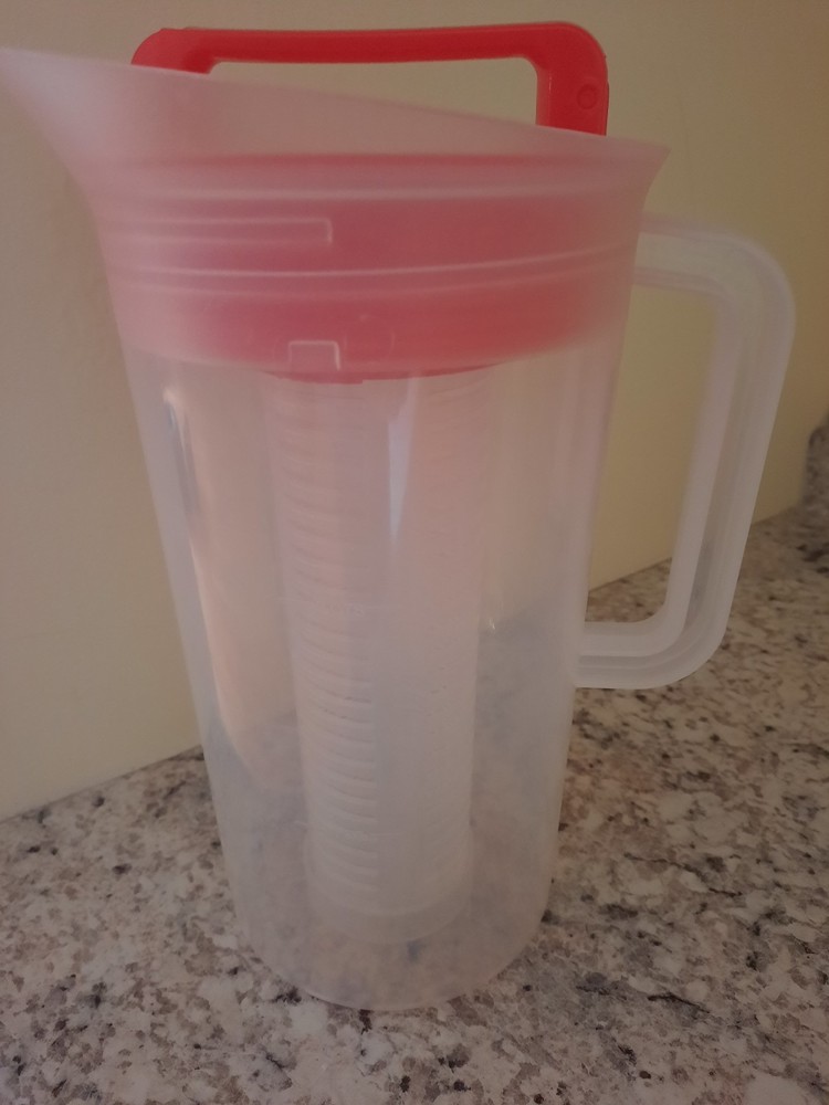 Rubbermaid Flavor Infusing Water Pitcher 3qts Pre-owned Great Condition