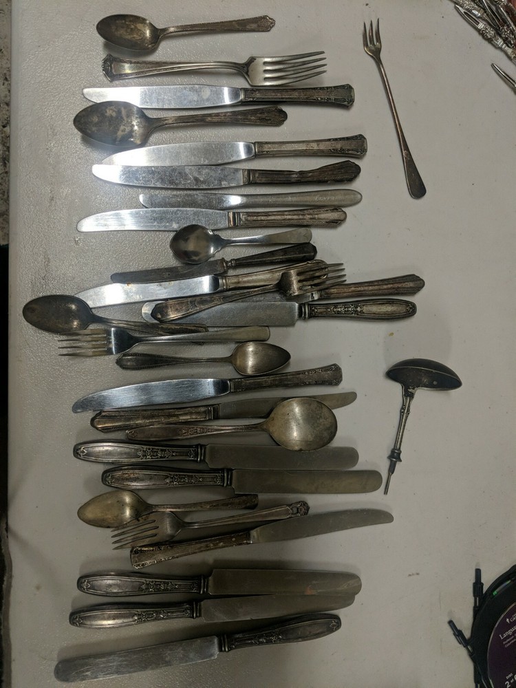 32 Pc Lot Silverware Silverplate Flatware ~ shelf181