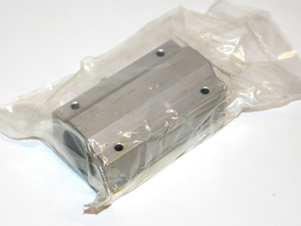 Linear Bushings W/Pillow Blocks LHBBW16