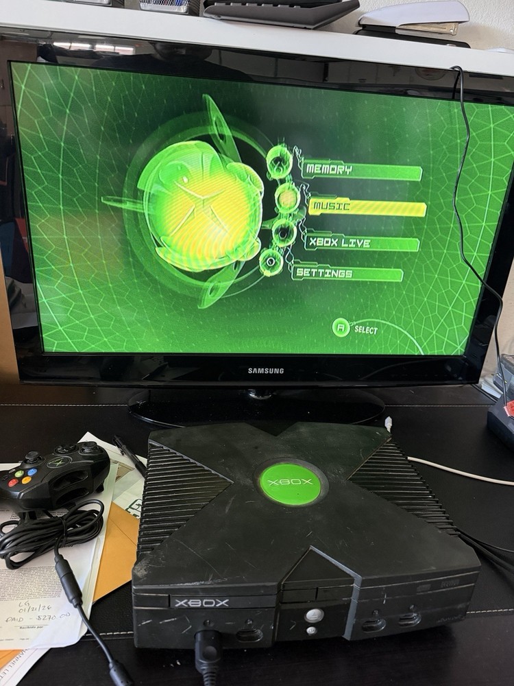 Microsoft Xbox Original Console X00290-001 w/Controller A/V Cable & Power Cable