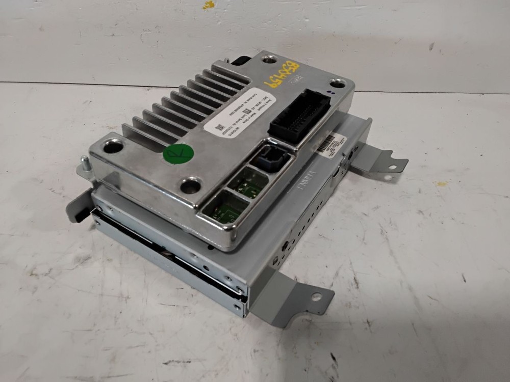 2015-2018 Ford Edge Front Center Dash Mounted 8.0" Display Touch Screen