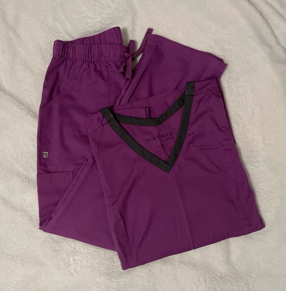 Matrix By Maevn Women’s Scrub Set Top Size Medium Bottom Small Petite