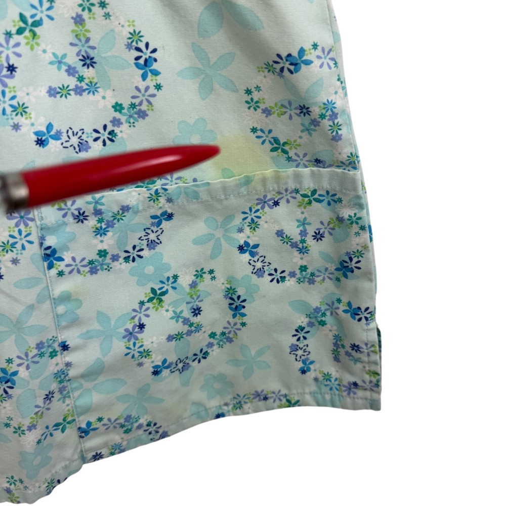 Dickies Scrub Top Size Small Blue With Flower Pattern Has Pockets A22