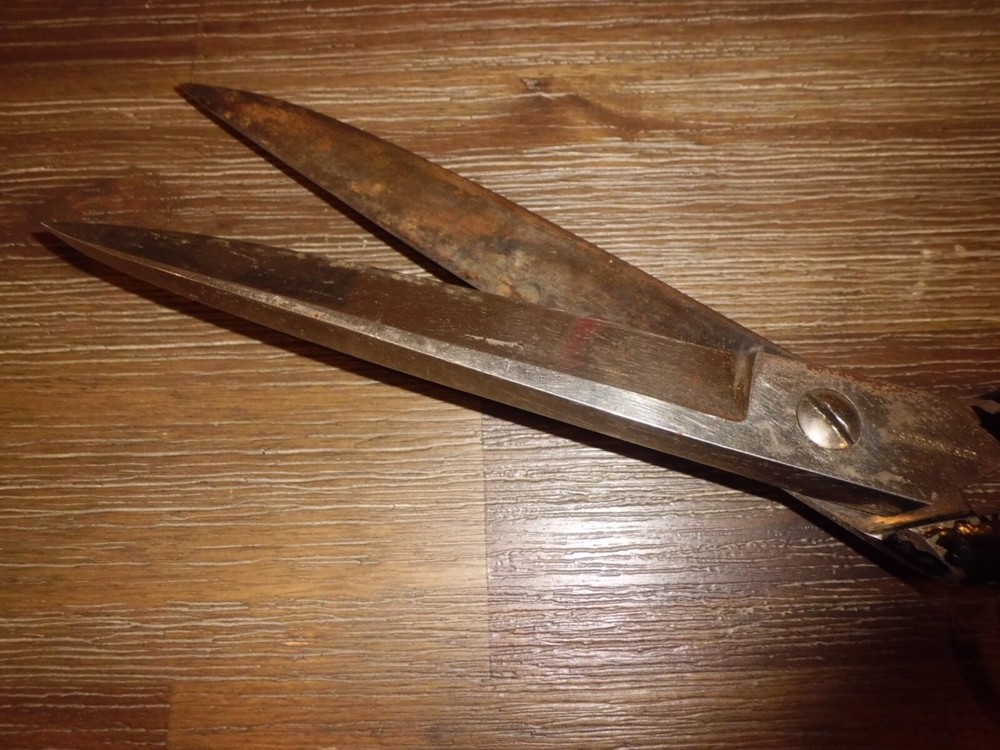 VINTAGE C.S. OSBORNE & SONS Large Shears Scissors