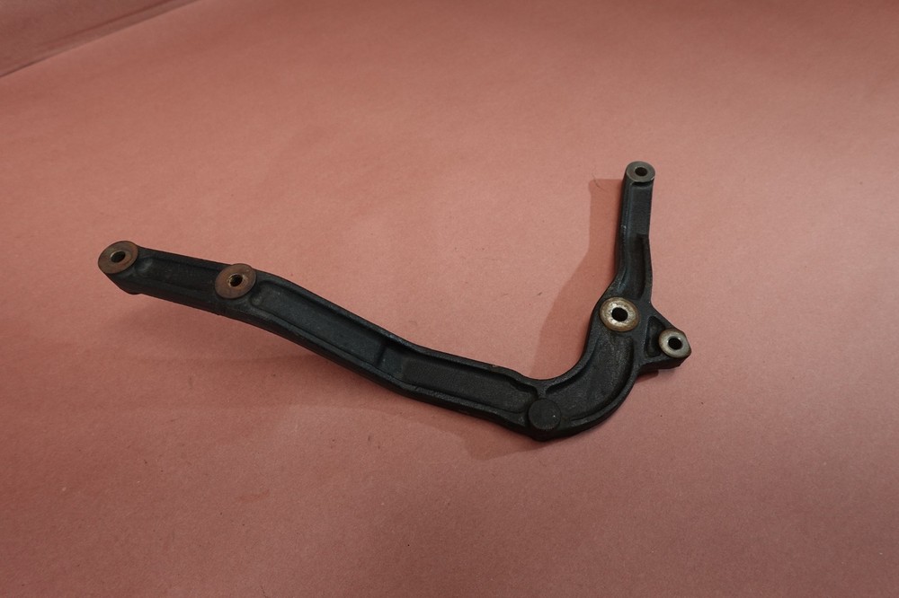 2000-2007 Honda Shadow Sabre VT1100 VT1100C2 Exhaust Header Pipe Bracket Mount