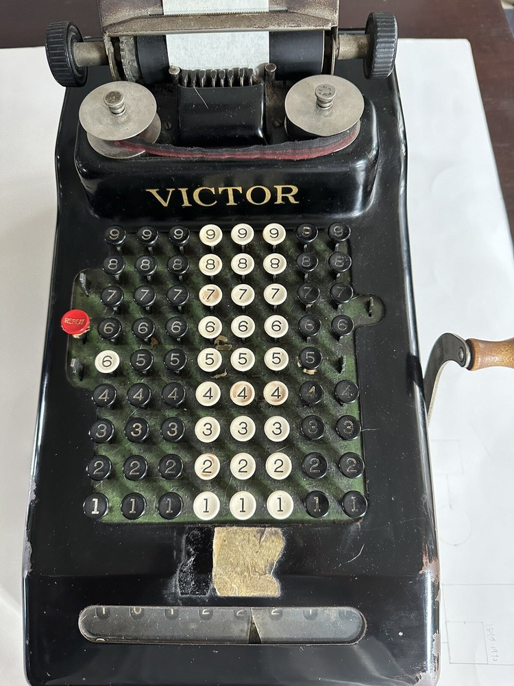 ANTIQUE 1920'S VICTOR ADDING MACHINE