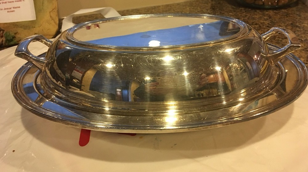 VINTAGE CRESCENT SILVERWARE CO. SILVERPLATE COVERED VEGETABLE SERVING DISH