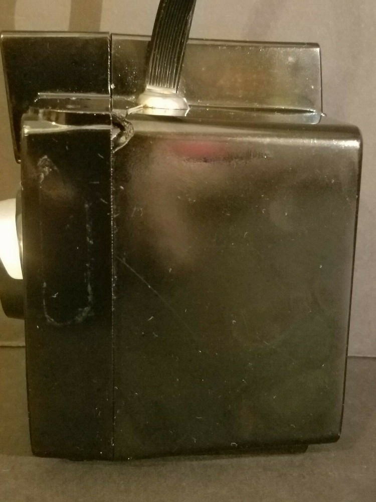 VINTAGE 1950s IMPERIAL DEBONAIR CAMERA