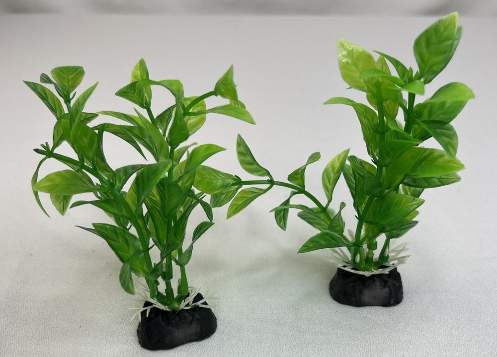 2 PC Xunyee Plastic Aquarium Plants