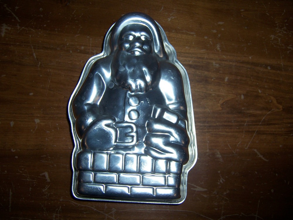 2 Piece Cake Pan 3D Santa Claus Mold