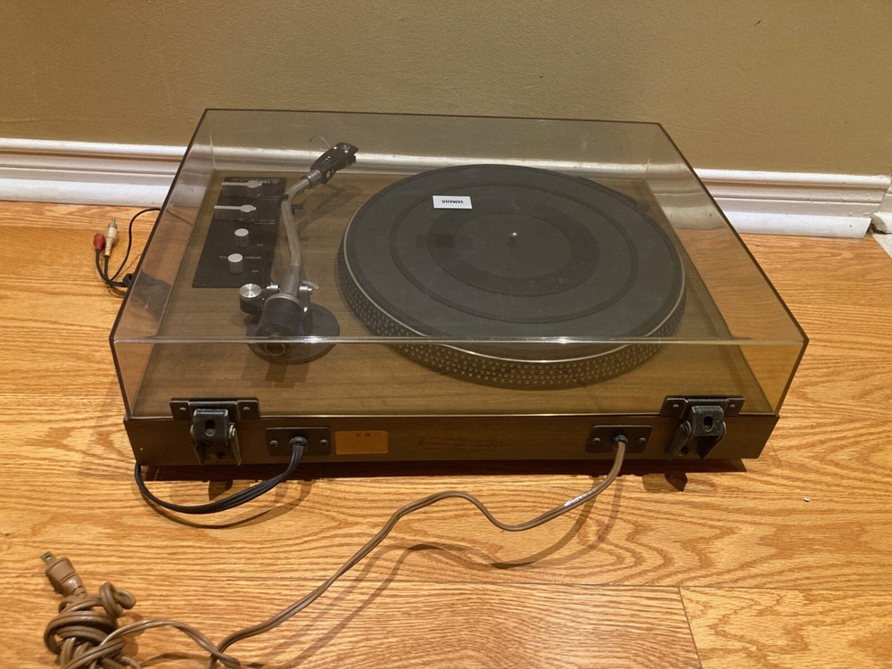 Yamaha YP-511 professional turntable with original box !