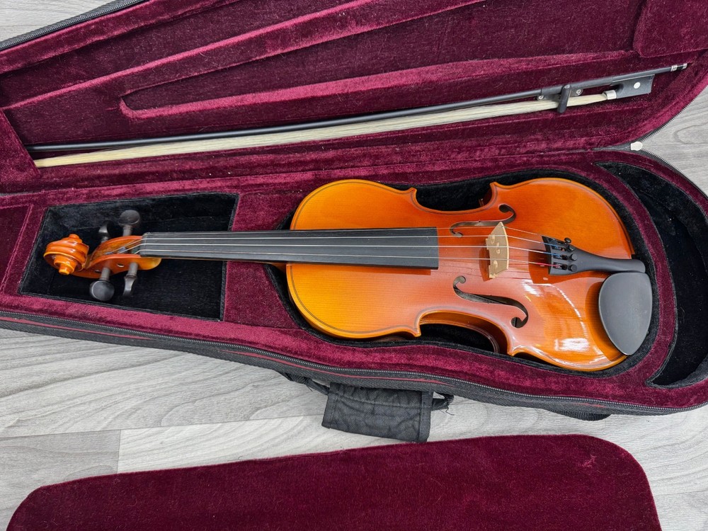 ISOLDE MODEL E105 4/4 VIOLIN WITH BRASS BELL MUSIC CASE 2015