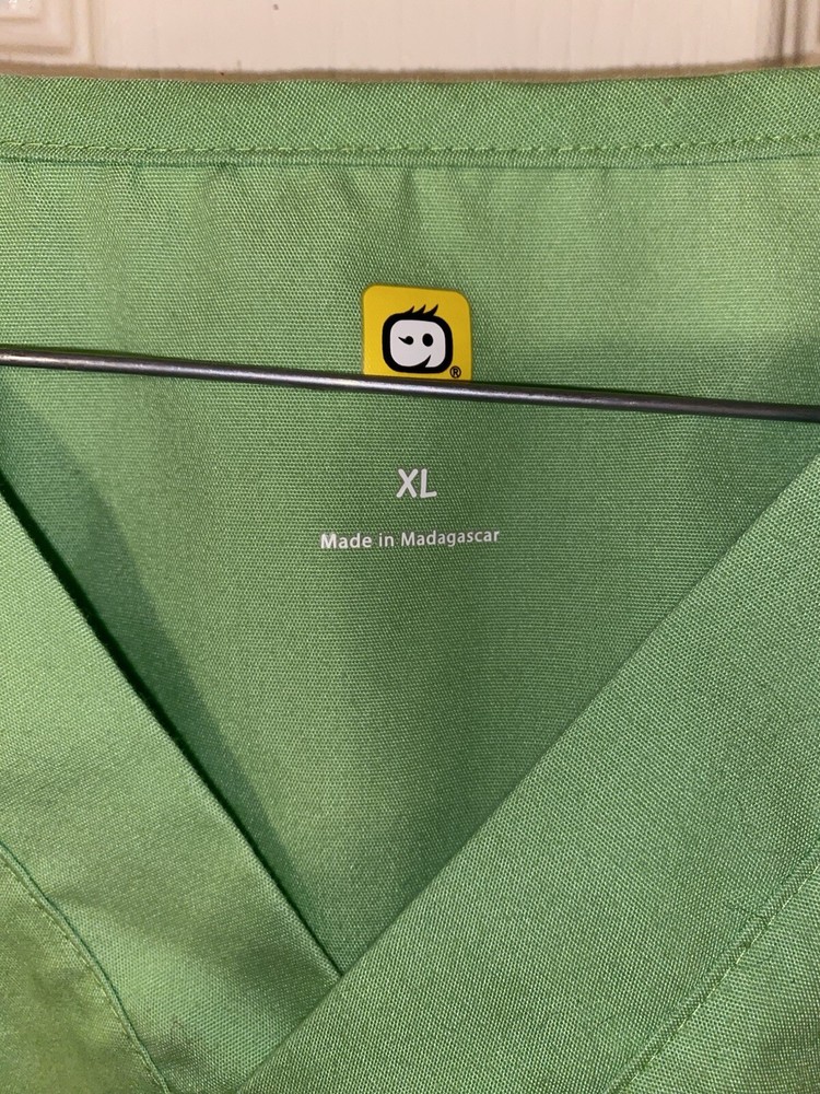 Wink Scrub Top - XL - Lime Green - Preowned