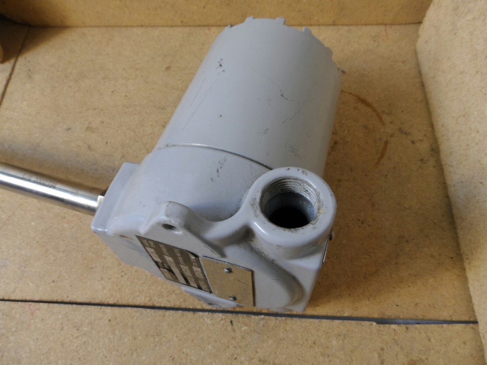 Thermal Instrument Co. 62-9 Mass Flow Meter Model 9500