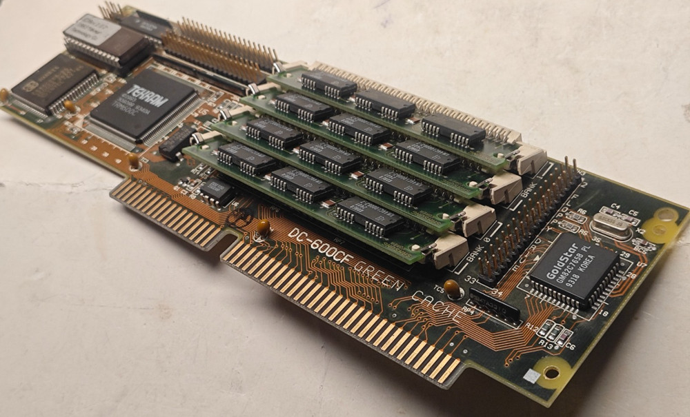 ISA IDE Caching Controller TEKRAM DC-600CF with Harris CS80C286-20 MHz CPU + RAM