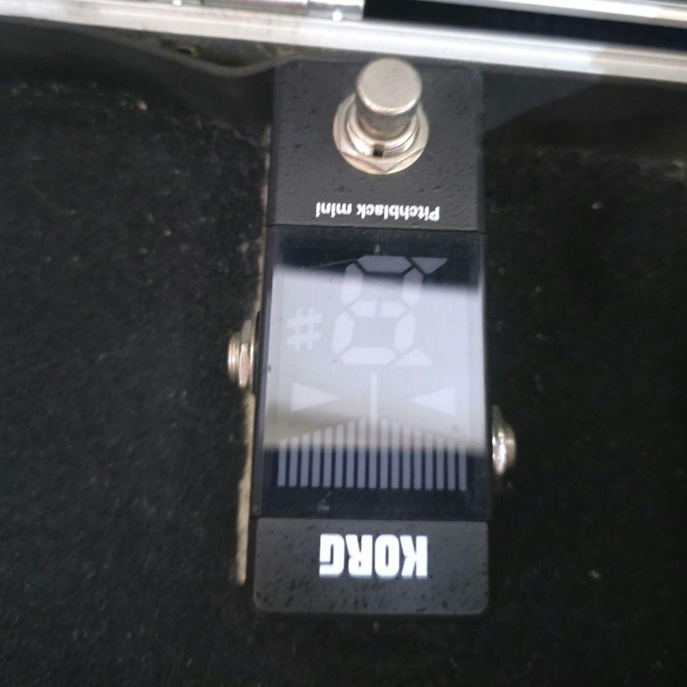 BOSS GT-6 Multi-Effects Processor with Hard Case and KORG Tuner