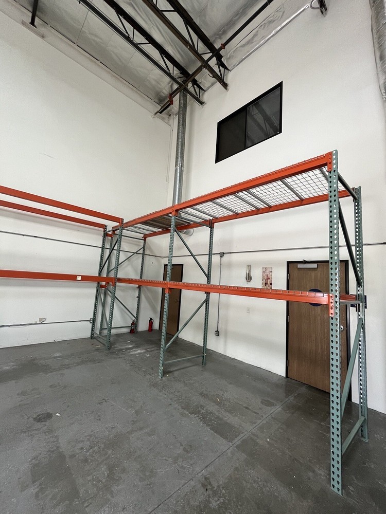 Maximize warehouse space! High-capacity storage for your heaviest pallet loads.
