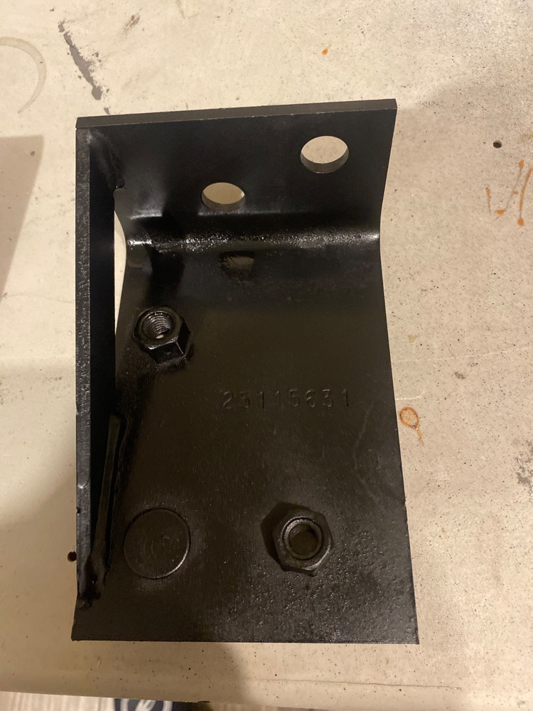 GENUINE MACK RH PASS SIDE BUMPER BRACKET 25115631