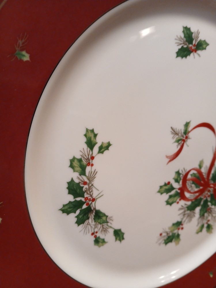 Palatial Holly Platinum Cake Plate & Server by Mikasa