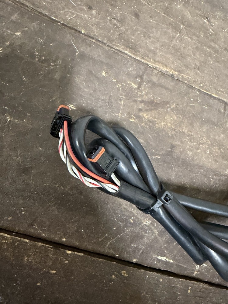 2013 Harley Dyna Switchback Right Hand Control Switch Pack 72948-12 Rare