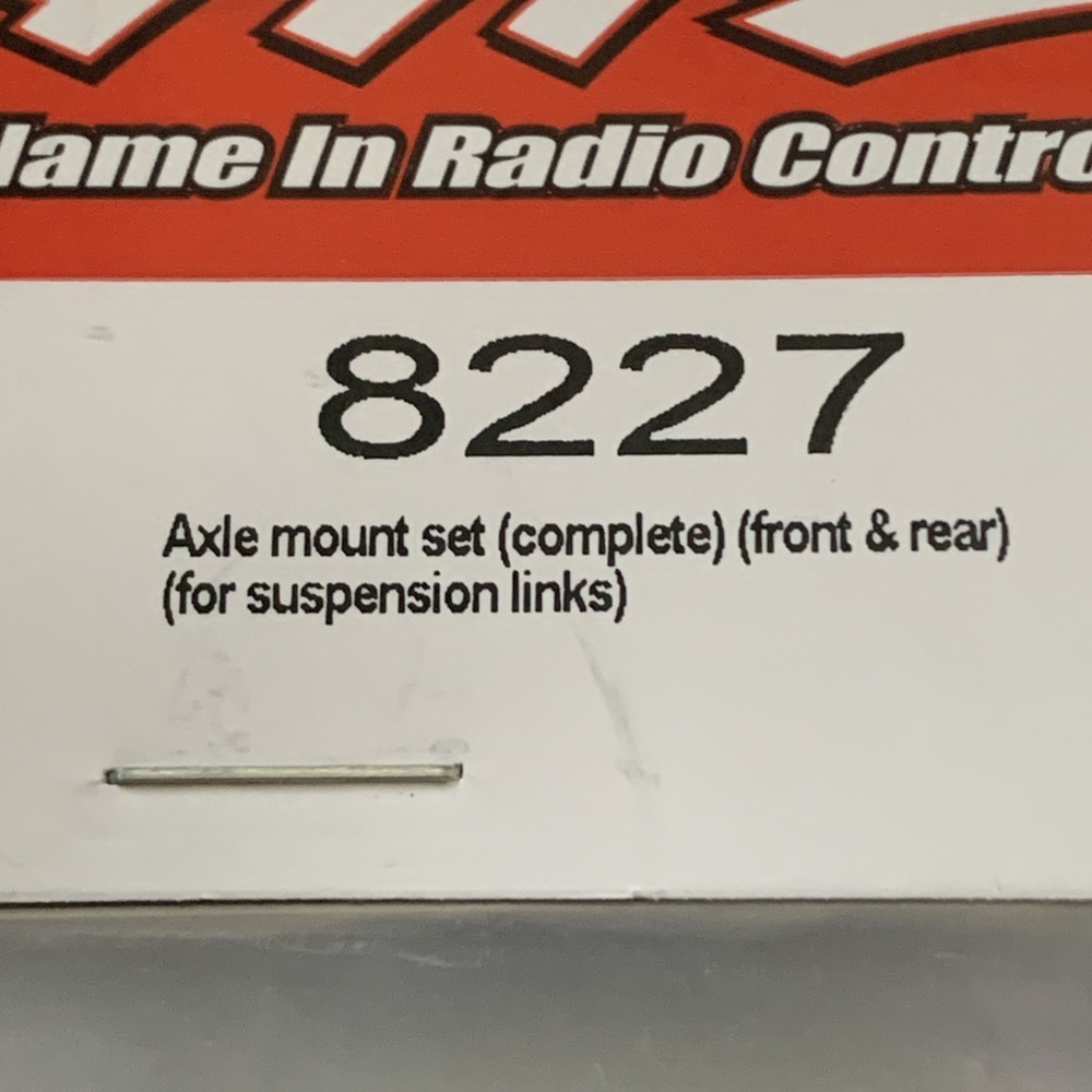 Traxxas Complete Front/Rear Axle Mount Sets 8227 NEW