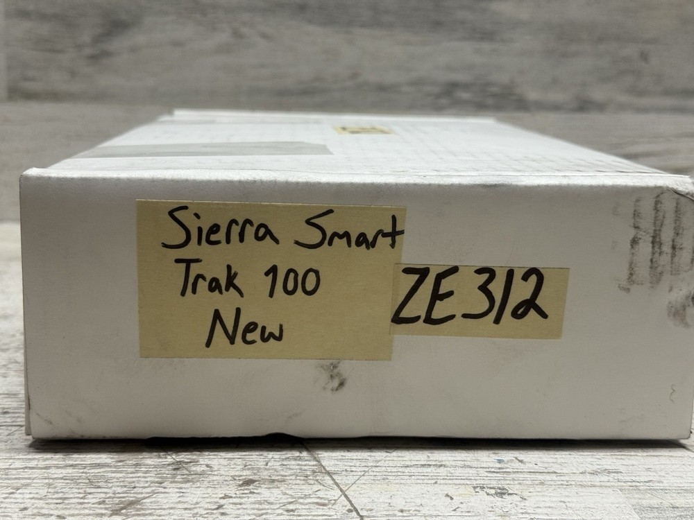Sierra Smart-Trak100 Digital Mass Flow Controller New