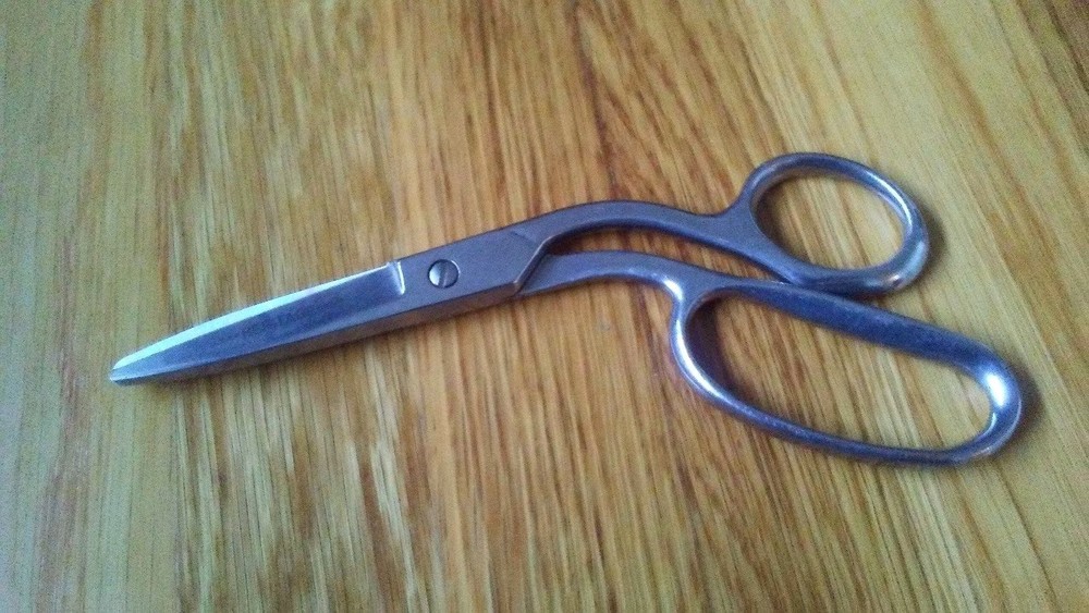 8'' Straight Stainless Trimmer w/Large Ring/Handles Bent Down/Blunt Tip #768LRB