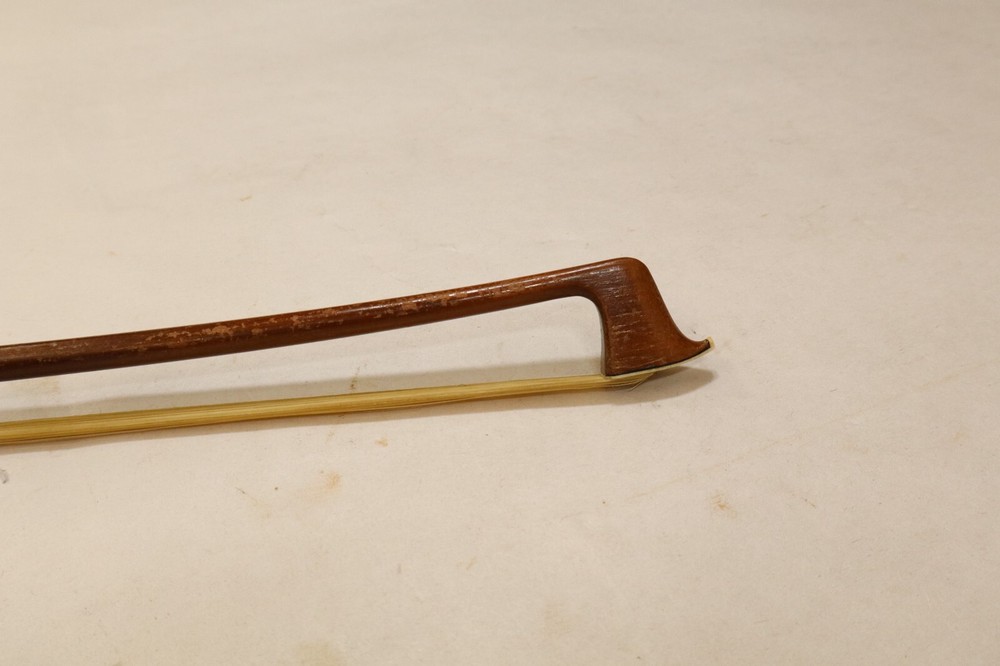 BAUSCH VIOLIN BOW 29"