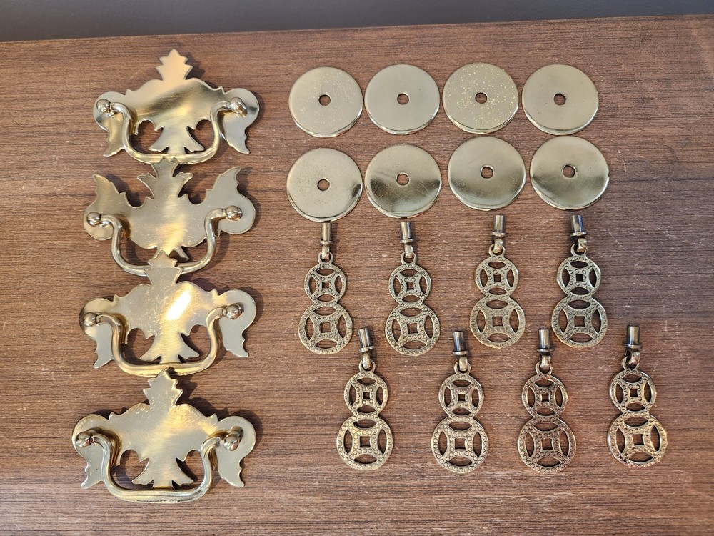 A Lot Of Vintage Draw Pulls/ Handles