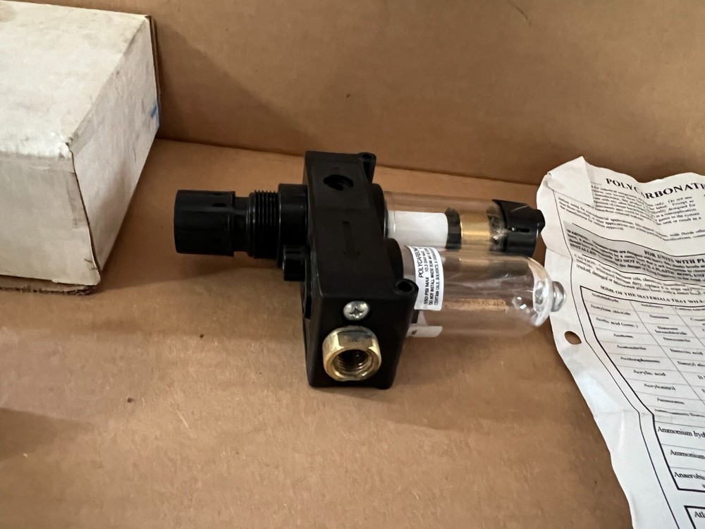 Master Pneumatic Detroit Integral Filter Regulator CFRL10-2P New