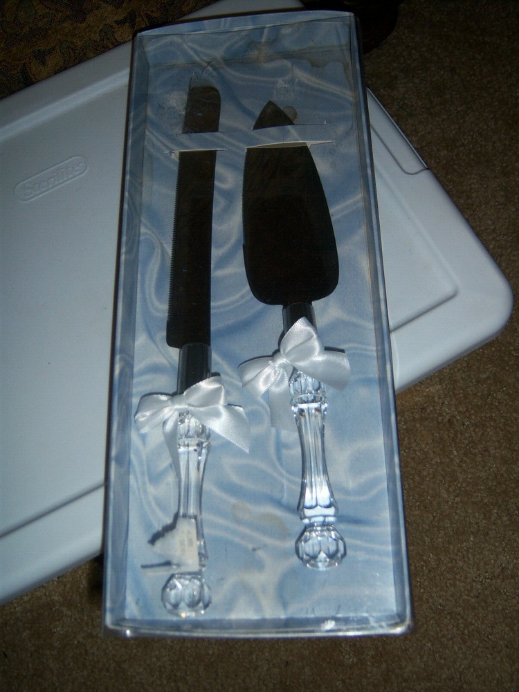 NIB Classic Treasure Master WEDDING Engravable Acrylic Knife and Server Set