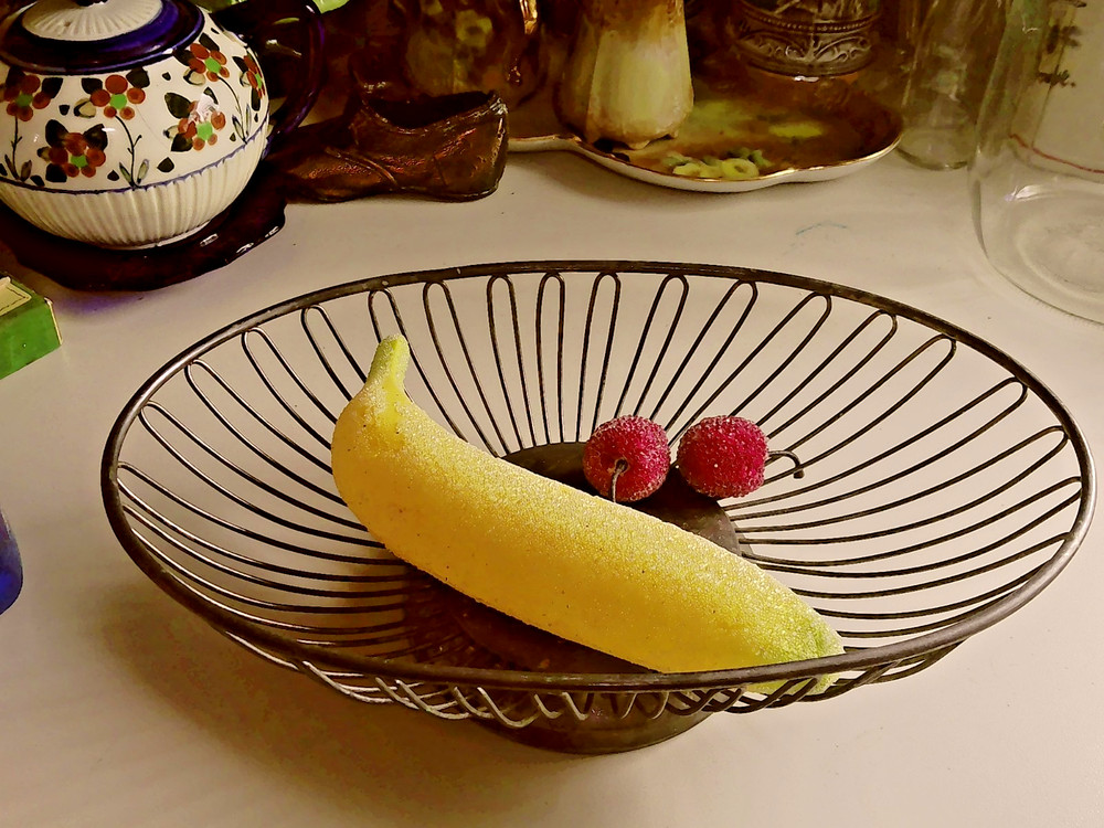 WM. Rogers & Son Silver Pleated Round Footed Bread And Fruit Wire Basket VTG
