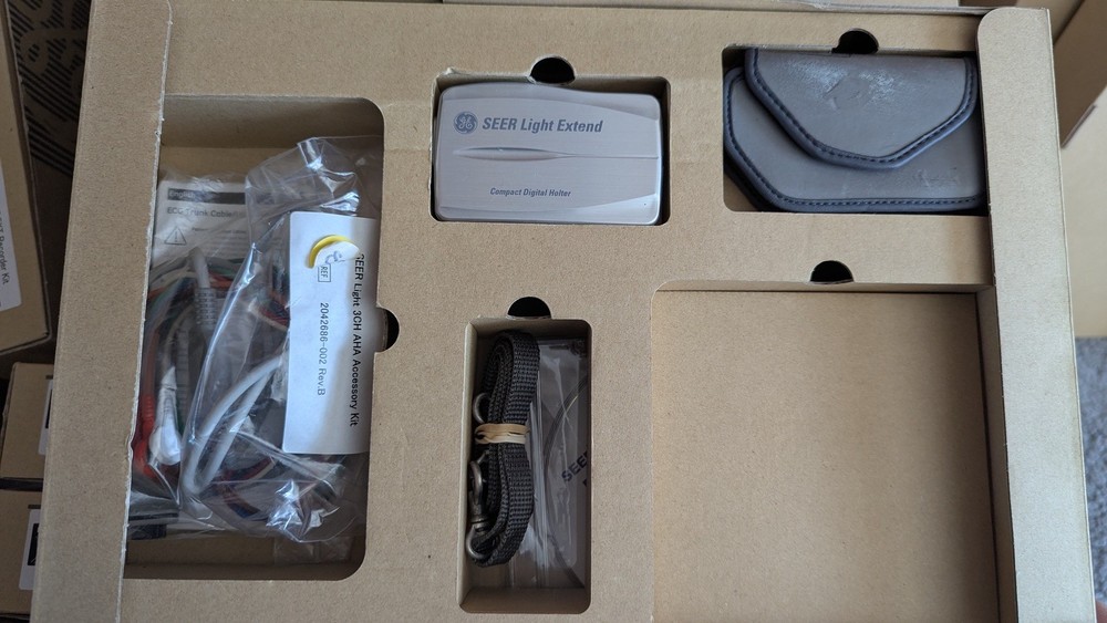 GE SEER Light Extend Compact Digital Holter with Accessories (83)
