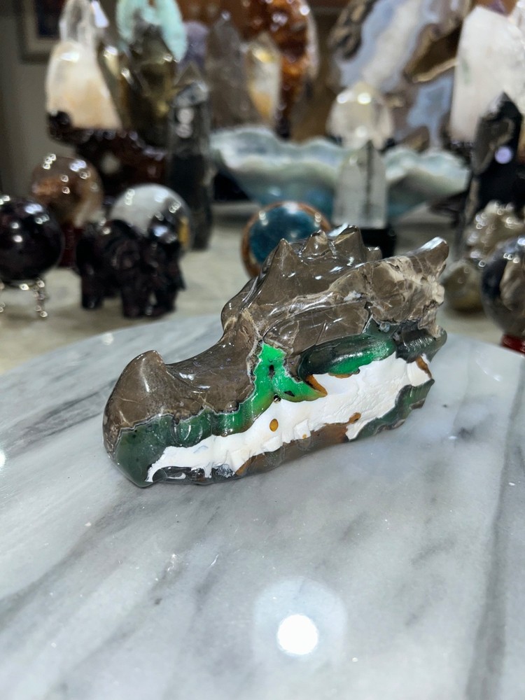 Volcano agate UV reactive Dragon skull carving