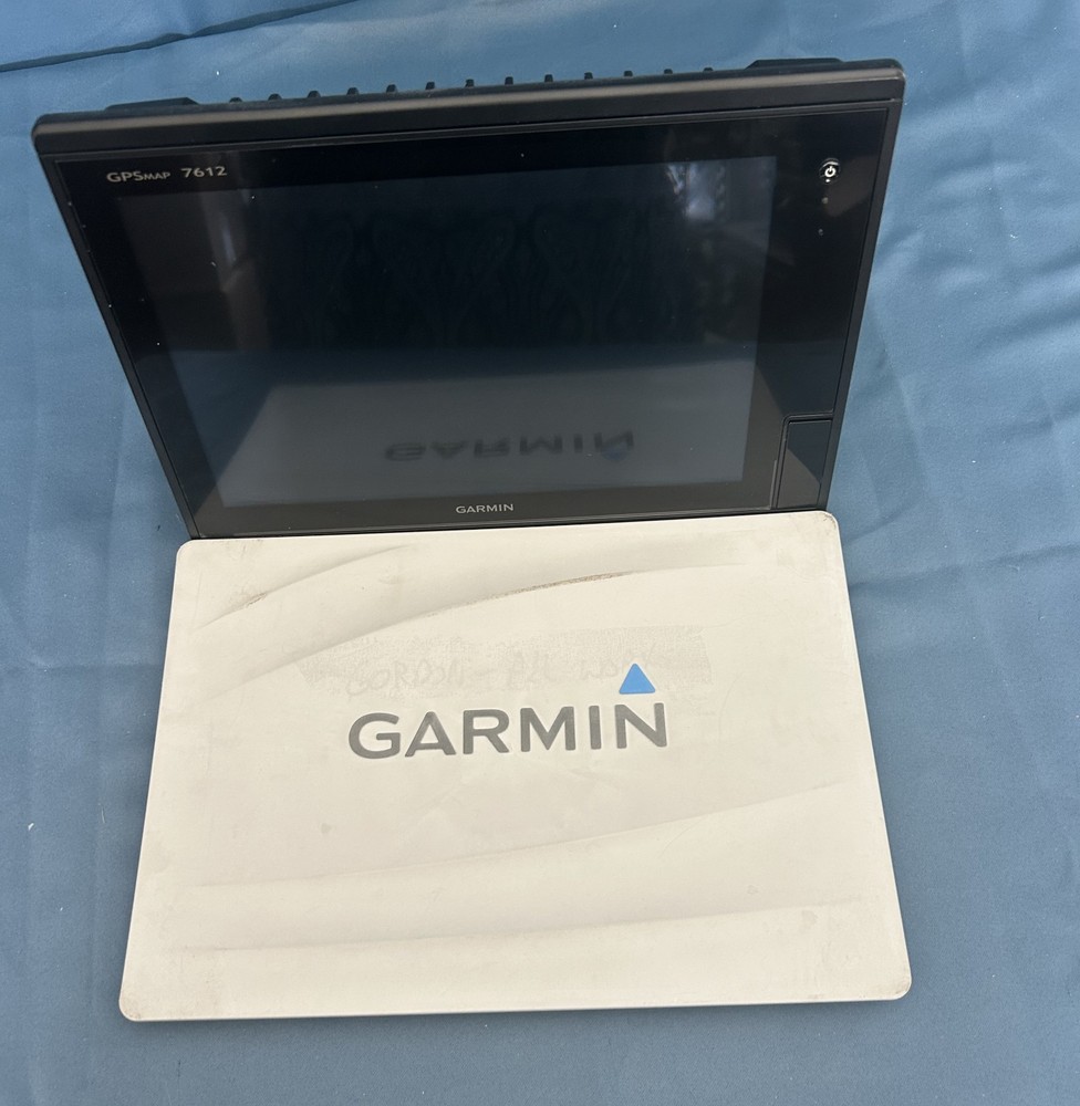 Garmin GPSMAP 7612 chart plotter