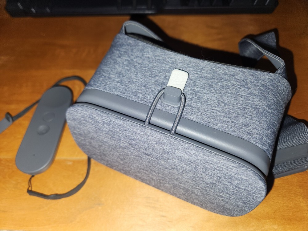 Google Daydream View VR Headset with Remote