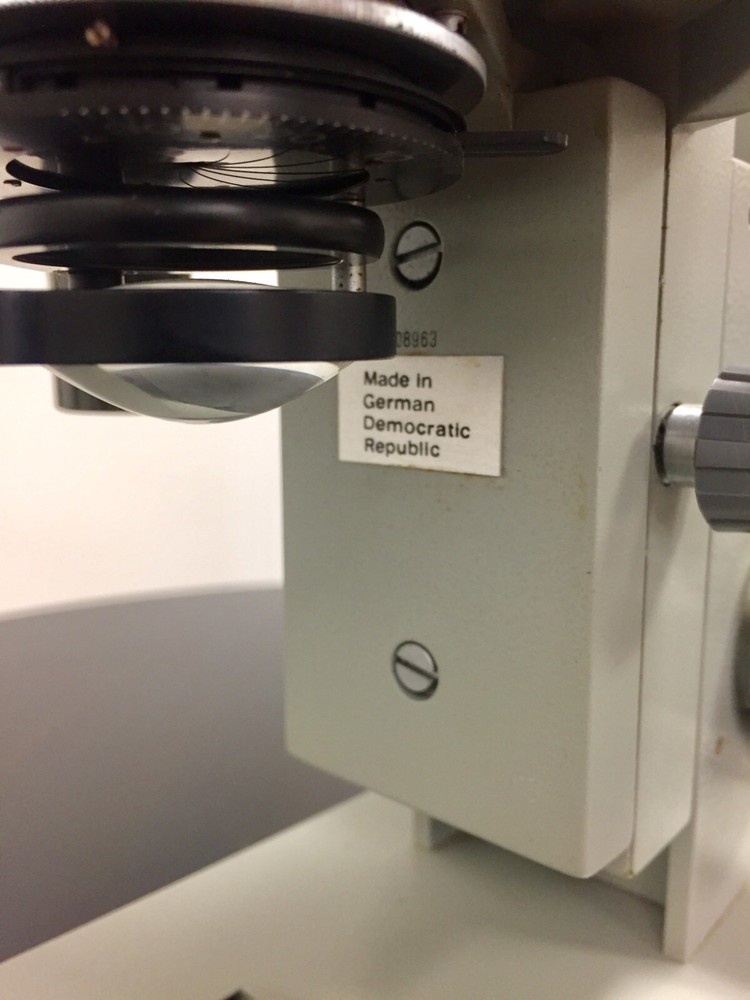 ZIESS ausJENA Microscope with 4 Objectives and light source