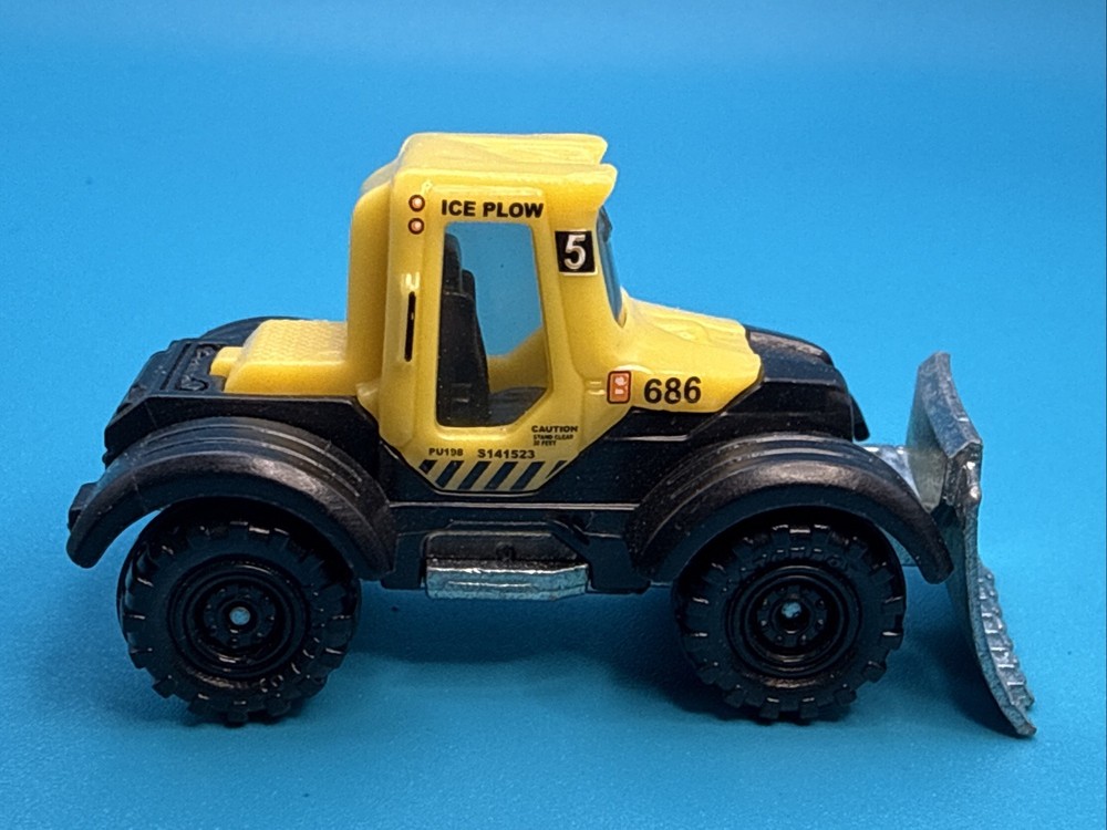 2005 Matchbox Yellow Snow Tractor "Plowverizer"