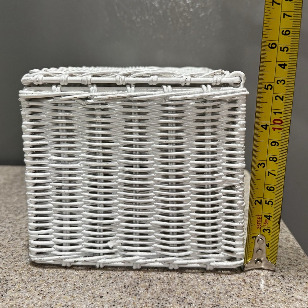 Vtg White Wicker Tissue Box Cover Rectangle Large Ceramic Tiles Shells EUC!